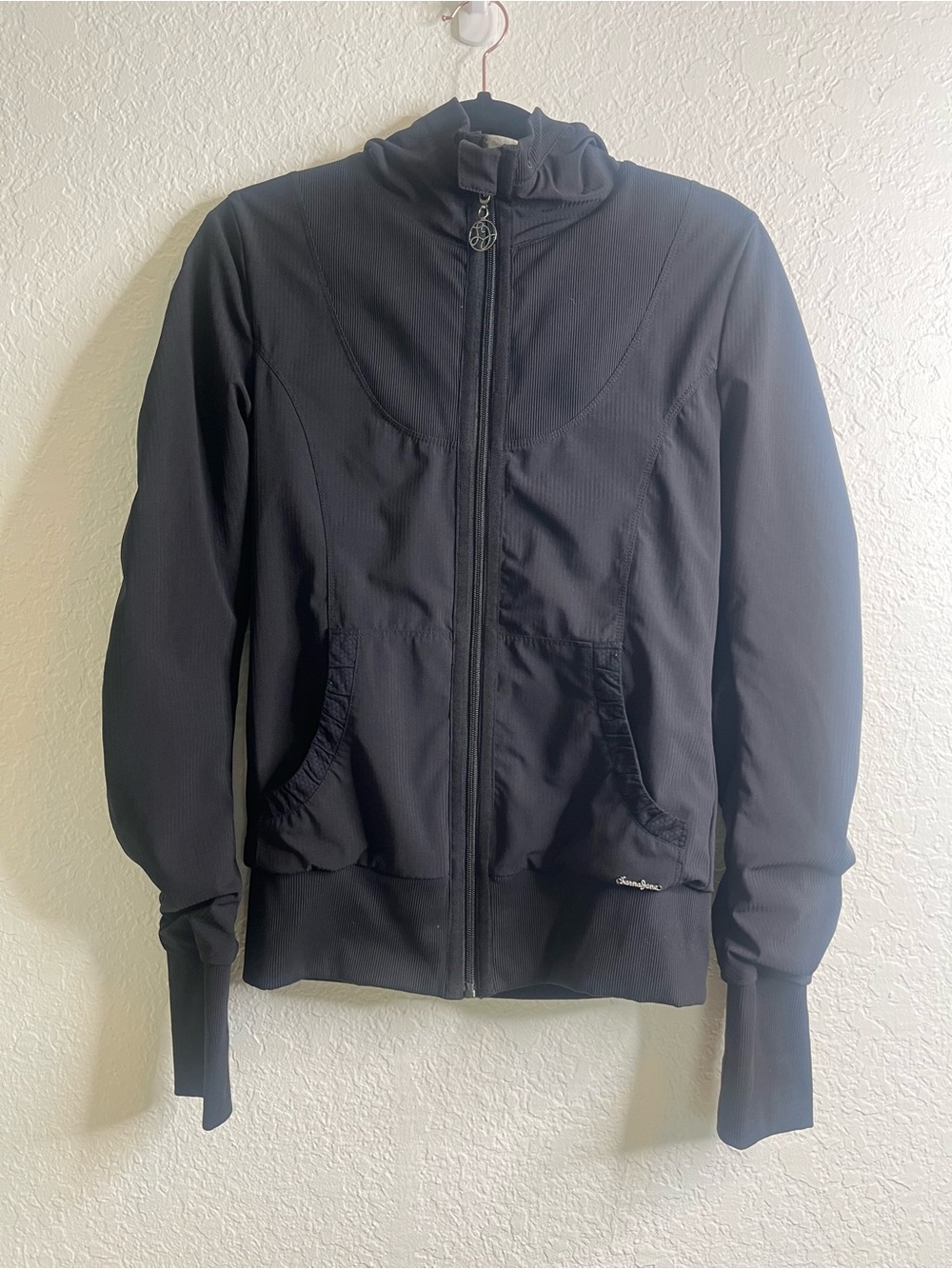 Lorna Jane Active Zip Up Hooded Jacket in Black Sz M